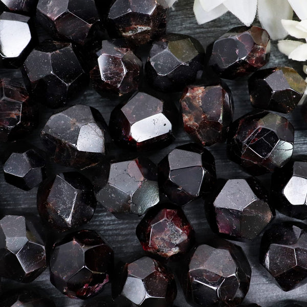 Almandine Healing Crystal Properties, Almandine Sage Crystals