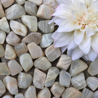 WHITE MOONSTONE