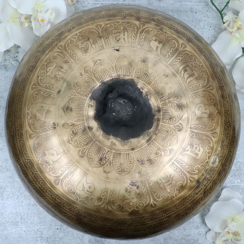 Hand-Etched Lingham Bowl with Red Mallet - Singing Bowls