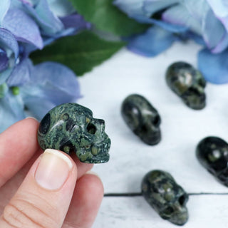 kambaba-jasper-skull-carvings-863.jpg