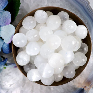 selenite-tumble-tumbles-811_06f71927-c4dd-49ae-b9d4-bd212a5dcbab.jpg